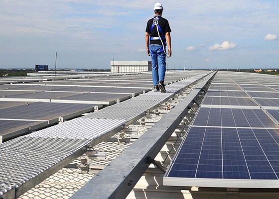 Lưới kim loại mở rộng bằng thép không gỉ và thép mạ kẽm để đi bộ hoặc cầu thang an toàn