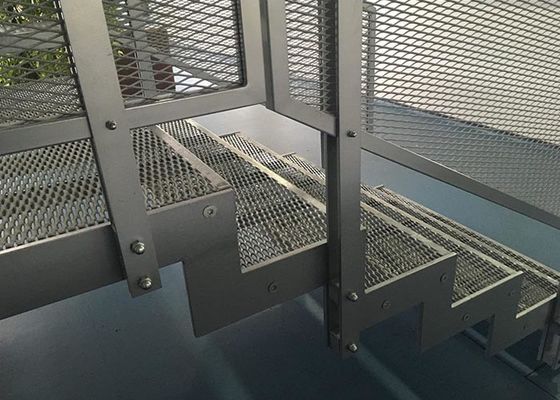 Thép cacbon galvanized chống trượt