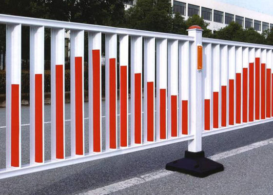 Hàng rào đường phủ PVC cao 0.6-2m Chống tia UV Khả năng hiển thị cao
