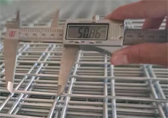12 Gauge 1 14 Inch Welded Wire Mesh Hot Dip Galvanized Độ bền kéo cao
