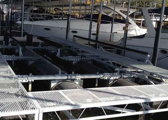 Bàn băng kim loại được phủ bột mở rộng cung cấp một lối đi an toàn cho các dự án xây dựng