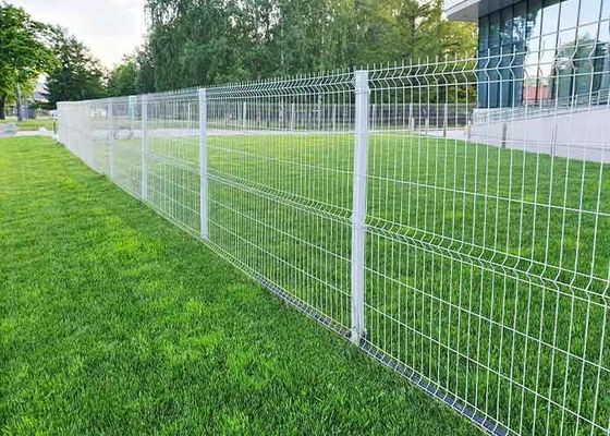 Bảng hàng rào dây chuyền mạ hoặc phun để có tuổi thọ bền hơn
