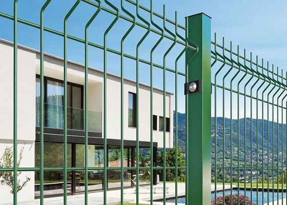 Hot Dip Galvanized 50×200mm 3D Security Fence 4mm đường kính dây với cột vuông