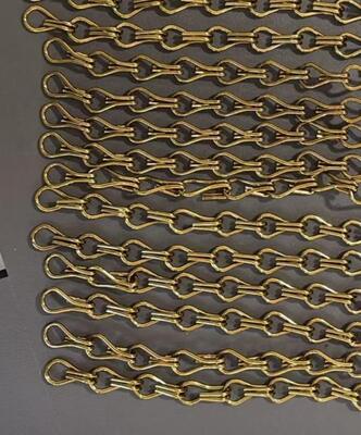 Matte Black Anodized Aluminium Hook Chain Metal Curtain với kích thước hook 2.0x12x24mm và hợp kim nhôm 6063
