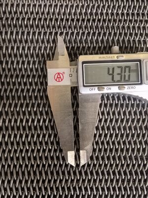 Đường dây chuyền vận chuyển kim loại tải trọng cân bằng dệt thép nhẹ 18A 1.6mm Sợi 5mm Rod Pitch 4.3mm tự theo dõi