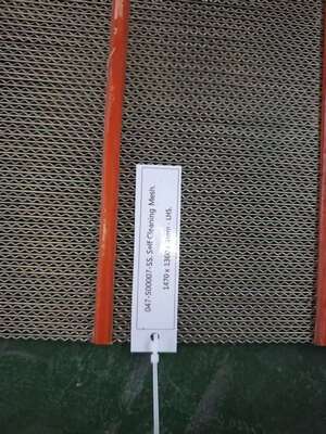 Lưới sàng tự làm sạch dây thẳng SS 304 1470x1360mm Móc LHS 1.2mm có dải polyurethane